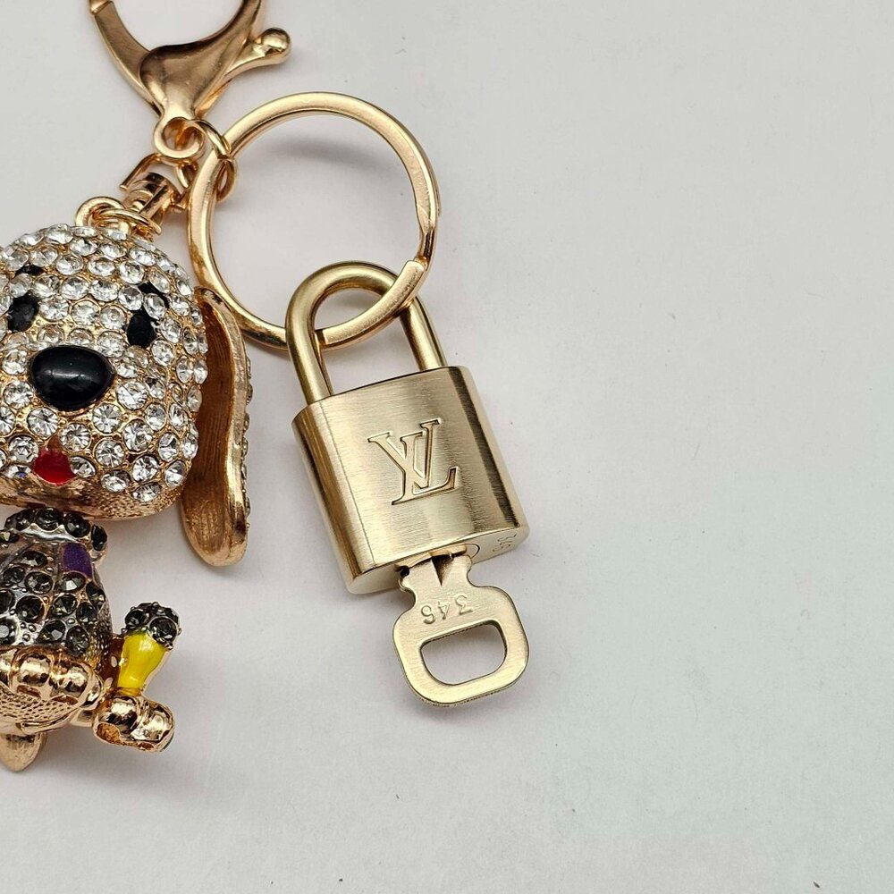 Authentic Louis Vuitton Gold Lock & Key 🔑 Bag Charm w/ Unbranded Puppy Charm - Picture 6 of 9